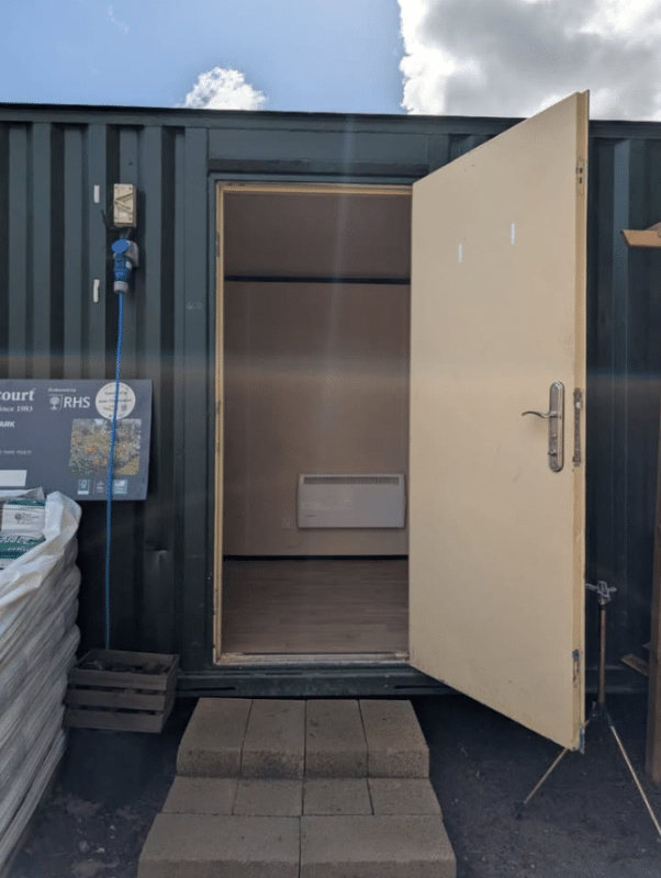 Exterior of self-contained business unit available to rent at Buckovers near Thornbury